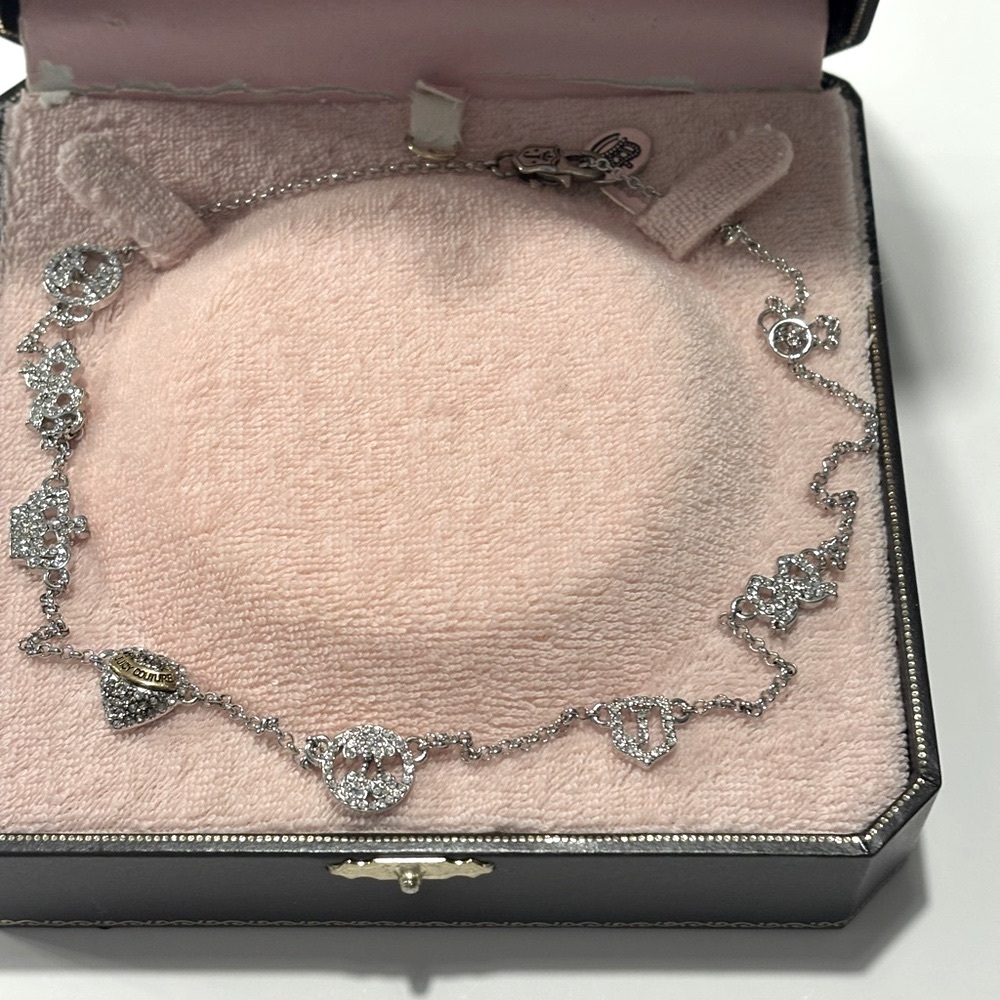 JUICY COUTURE NECKLACE CHARMS VINTAGE  RARE  19”  NEVER WORN  SOME WEAR ON BOX